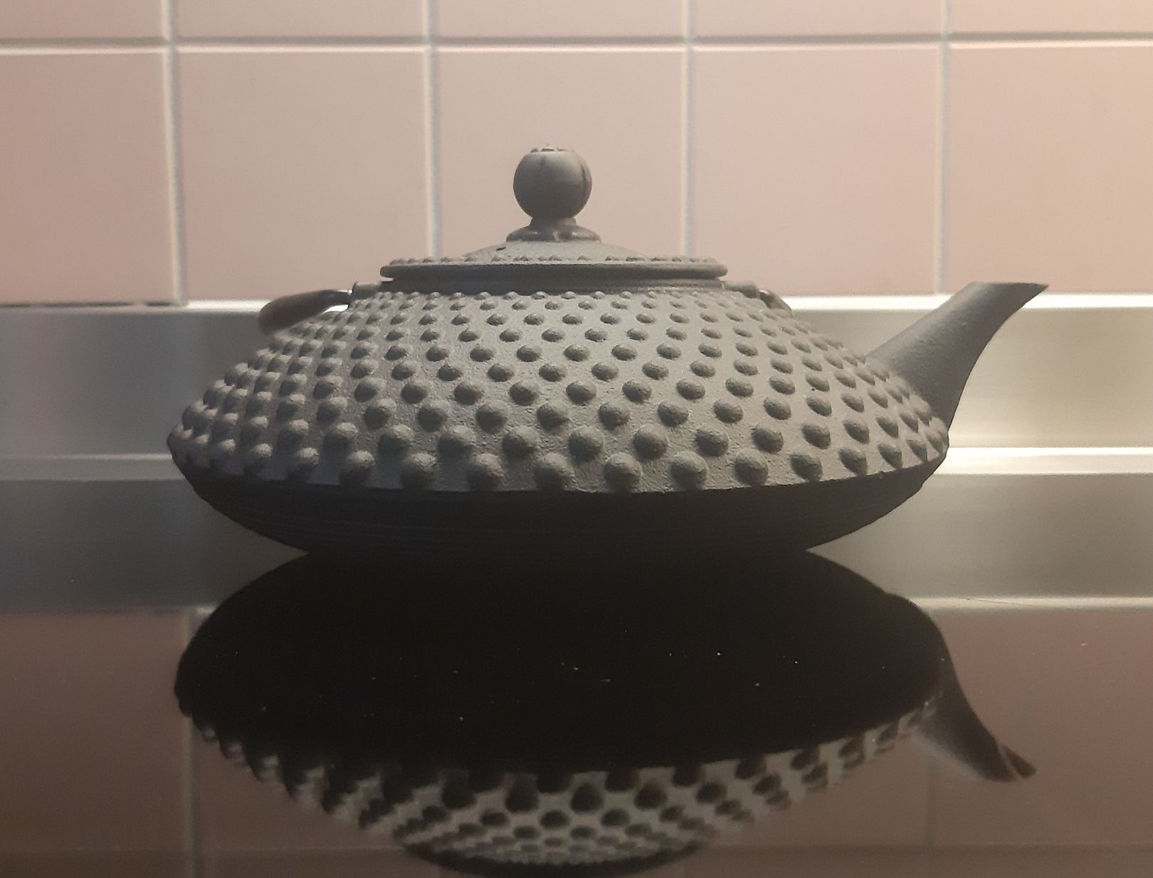 Teiere: Gusseisen Teekanne NEU – Nuovo e nell'imballaggio originale da Zürich venduto da Venecia25 2