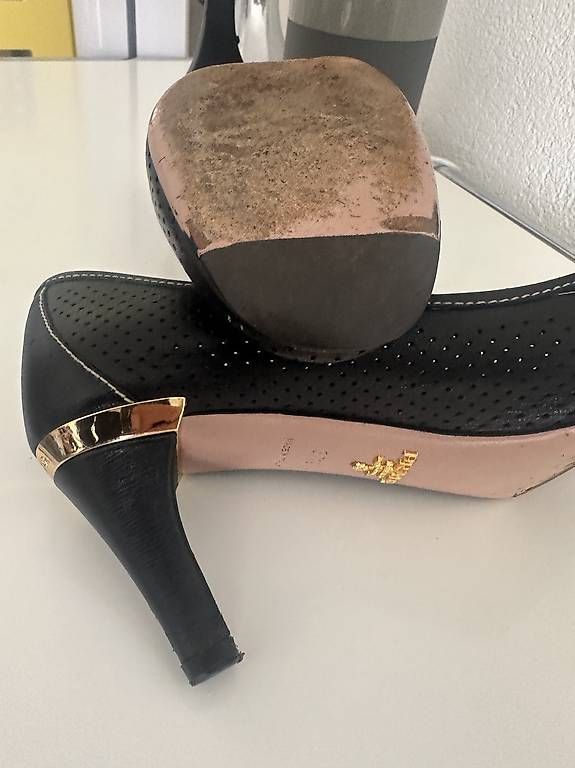 Scarpe da donna: Prada Pumps Gr 37,5 – Usato da Bern venduto da Ginotto.1953 2