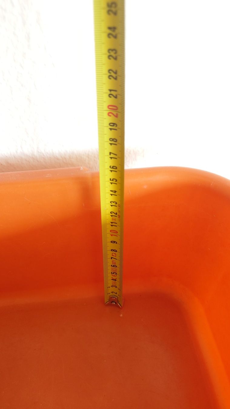 Contenitori & Simili: Waschbecken / Plastikbecken / ca. 8 l / eckig / orange – Usato da Ostermundigen venduto da Chrisascht 2