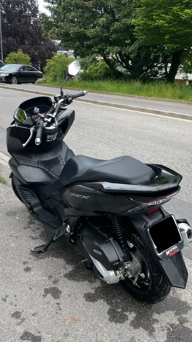 Honda Scooters: PCX Honda Scooter – Gebraucht aus Lausanne von Victor0421 3