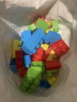 Lot de 37 briques de construction pour les enfants.