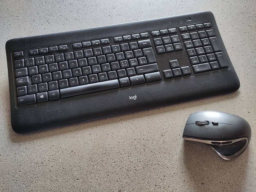 Claviers: Logitech MX800 Wireless Keyboard & Maus Combo (DE-CH) – D'occasion à Basel par chapeau23