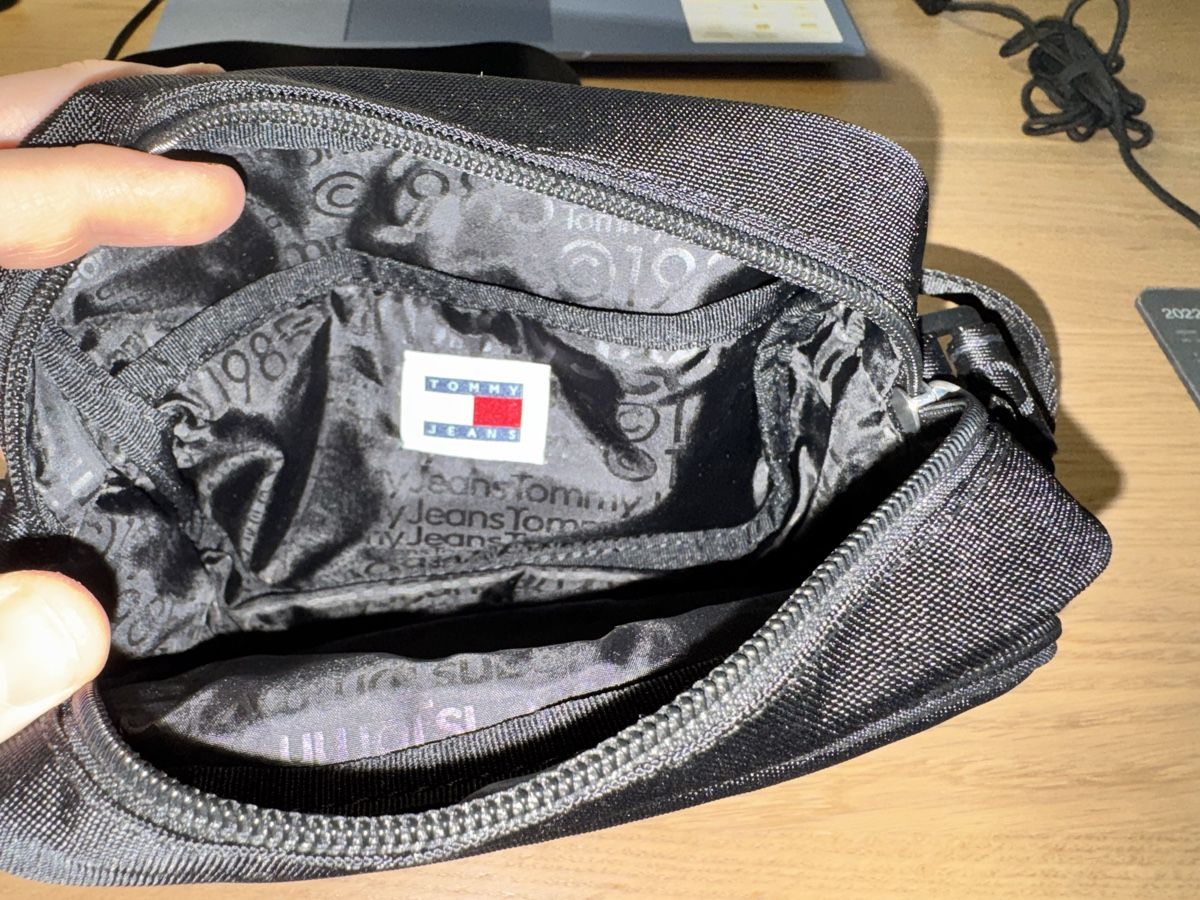 Tommy Hilfiger Taschen: Tasche Tommy Jeans schwarz  – Neu (gemäss Beschreibung) aus illnau von phi_t9bb 1