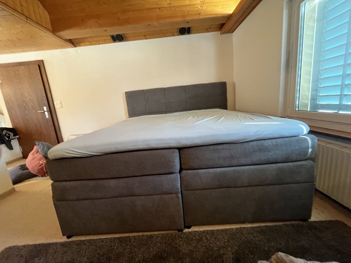Mömax Letti: Boxspringbett 180x200 Tacoma grau – Usato da Rikon im Tösstal venduto da GubMi 1