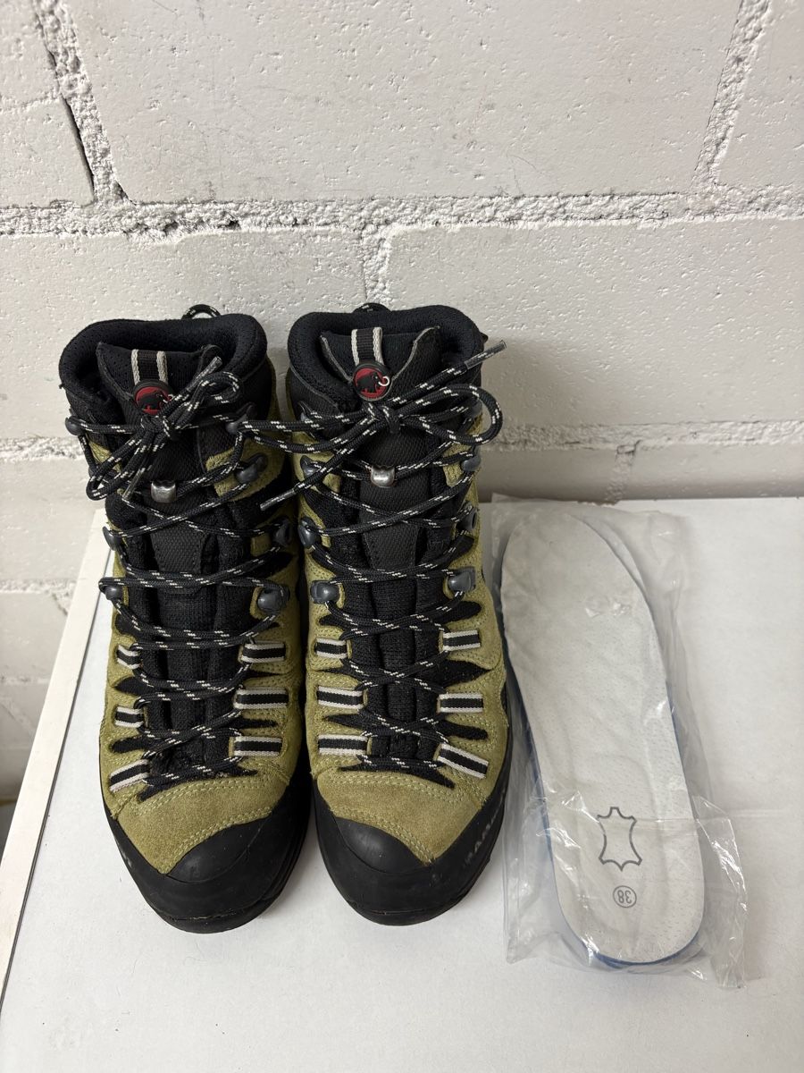 Mammut Scarpe da donna: Wanderschuhe  Mammut Gore-Tex Grösse 38 mit neu Einlage – Usato da Thun venduto da jeff070