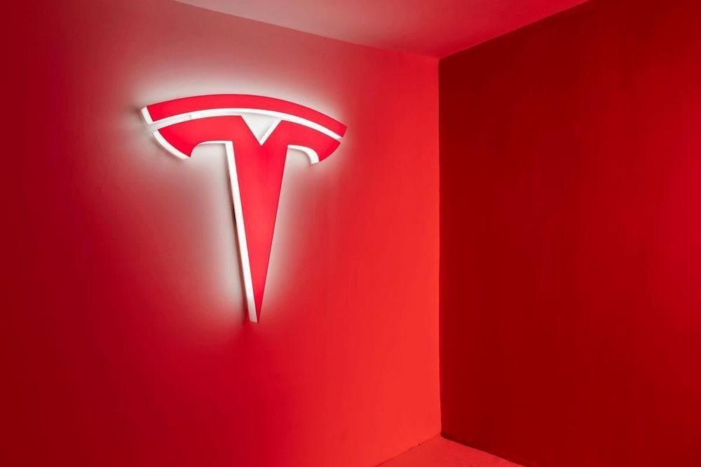 Tesla-Logo 56x56cm, beleuchtet