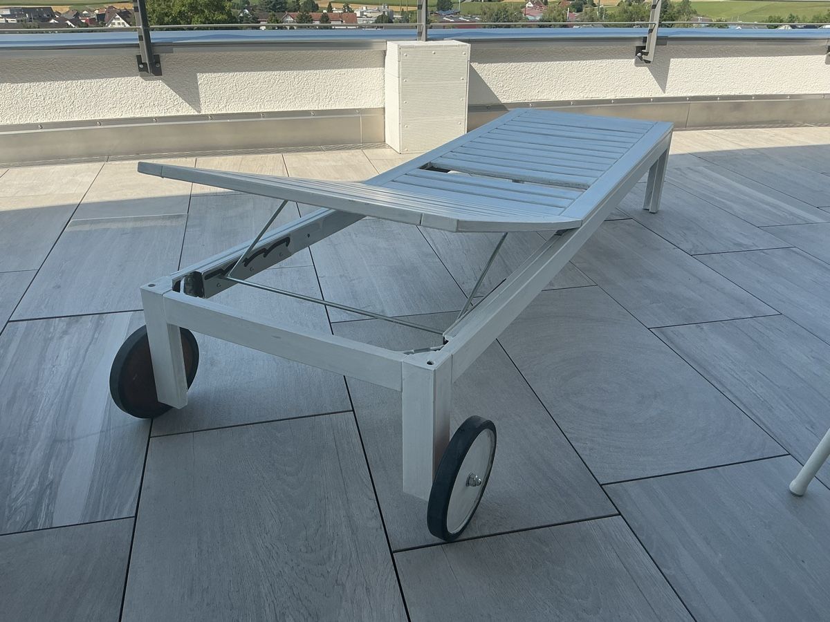 Ikea Liegen & Liegestühle: Sonnenliege, weiss angemalt  – Gebraucht aus Hedingen von Cessna72 2