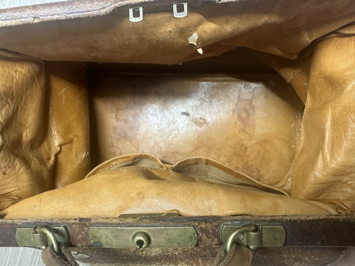 Schweizer Armee Borse: SECOND WORLD WAR Swiss Army Emergency Handbag – Usato da St-Imier venduto da Baptthegreat 3