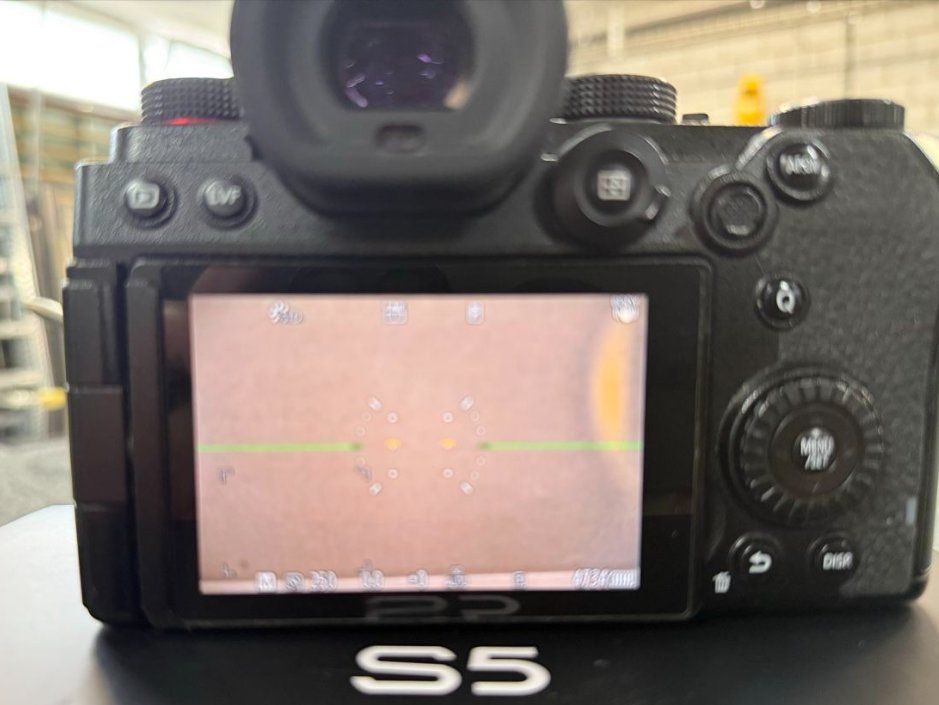 Panasonic Fotocamera: Panasonic Lumix s5 full frame camera with cage – Usato da Geneve venduto da T36 4