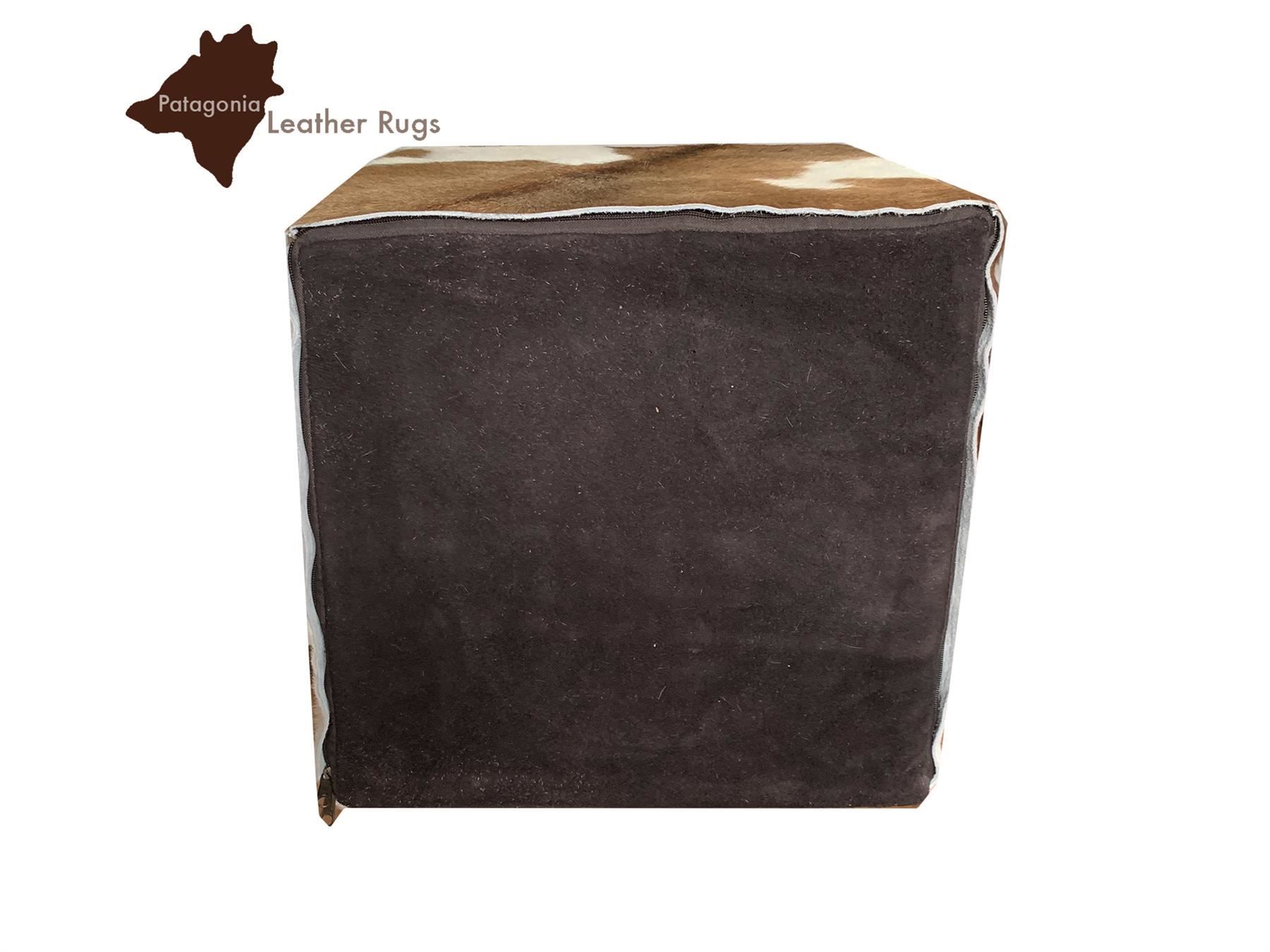 Sgabelli: Kuhfell Hocker Brown/White – Nuovo e nell'imballaggio originale da Arbedo venduto da patagonialeatherrugs 4