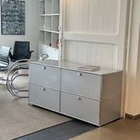 Usm Sideboard in lichtgrau oder Mattsilber Lieferung gratis