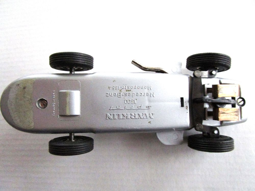 Ours Steiff 81104 Avec Voiture Märklin Mercedes W196 - Édition Spéciale Flèche D'argent