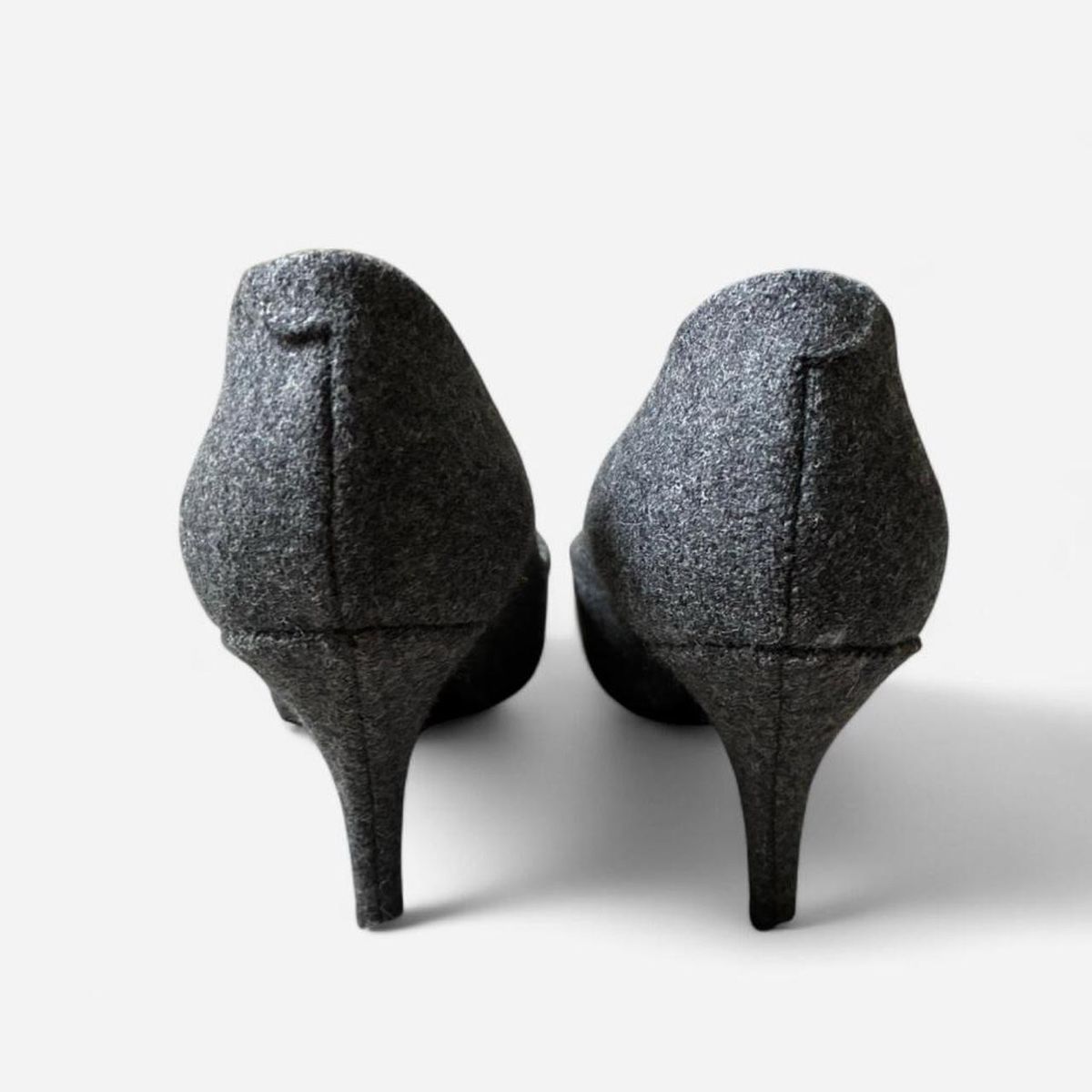 Acne Studios Scarpe da donna: Acne Studios wool pumps in grey – Usato da Zürich venduto da h_studio_edit 2