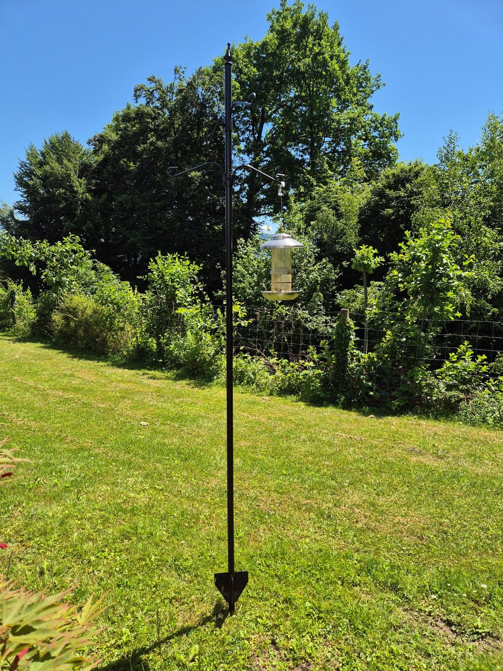 Vogelhäuser: Vogelfutterhaus mit Ständer, für Garten oder Terrasse – Gebraucht aus Meggen von Madachan 1