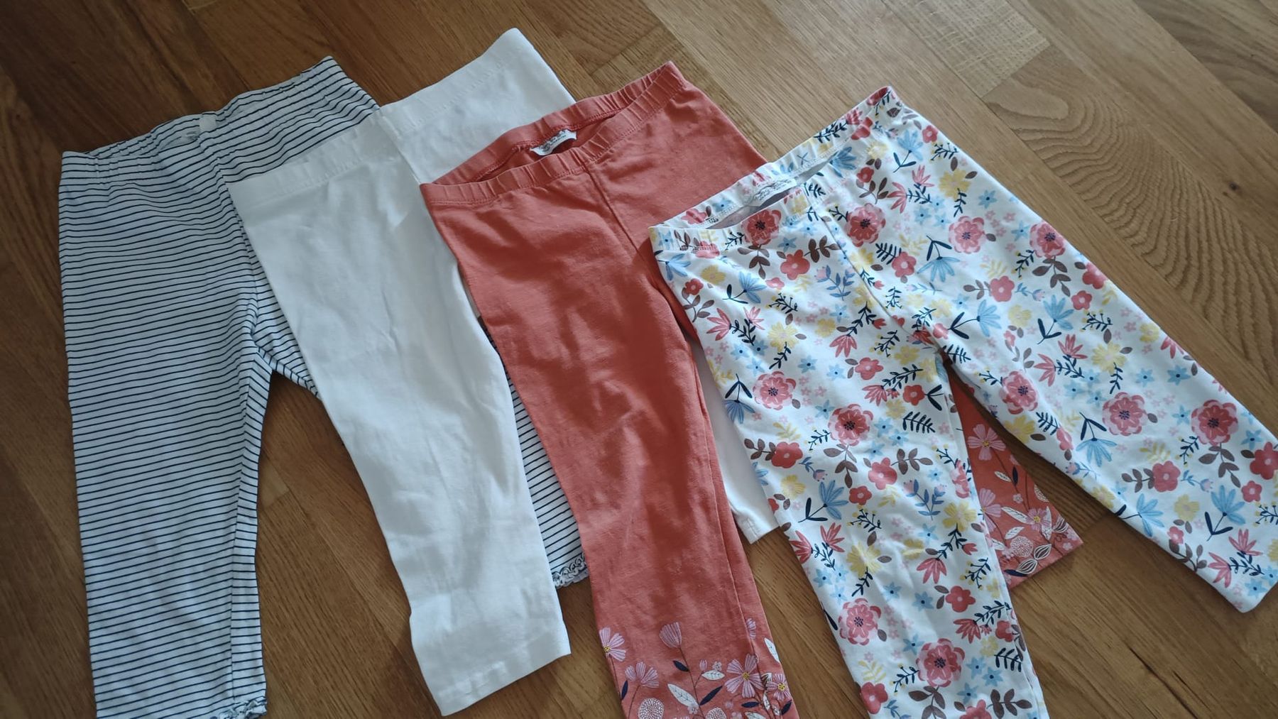 Calze & Collant: 4er Set Mädchen Leggins Grösse 116 – Usato da Muri AG venduto da Mupuputs