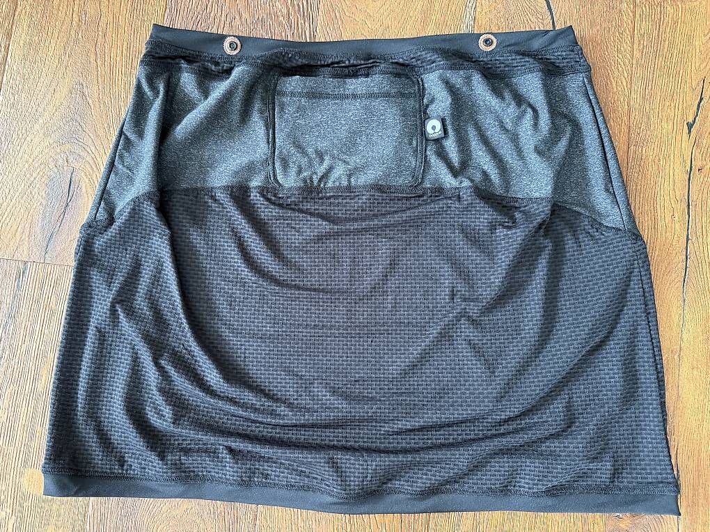 Berretti & Sciarpe: Boppy 4in1 Multifunktioneller Schal – Nuovo e nell'imballaggio originale da Seltisberg venduto da annalena1989
