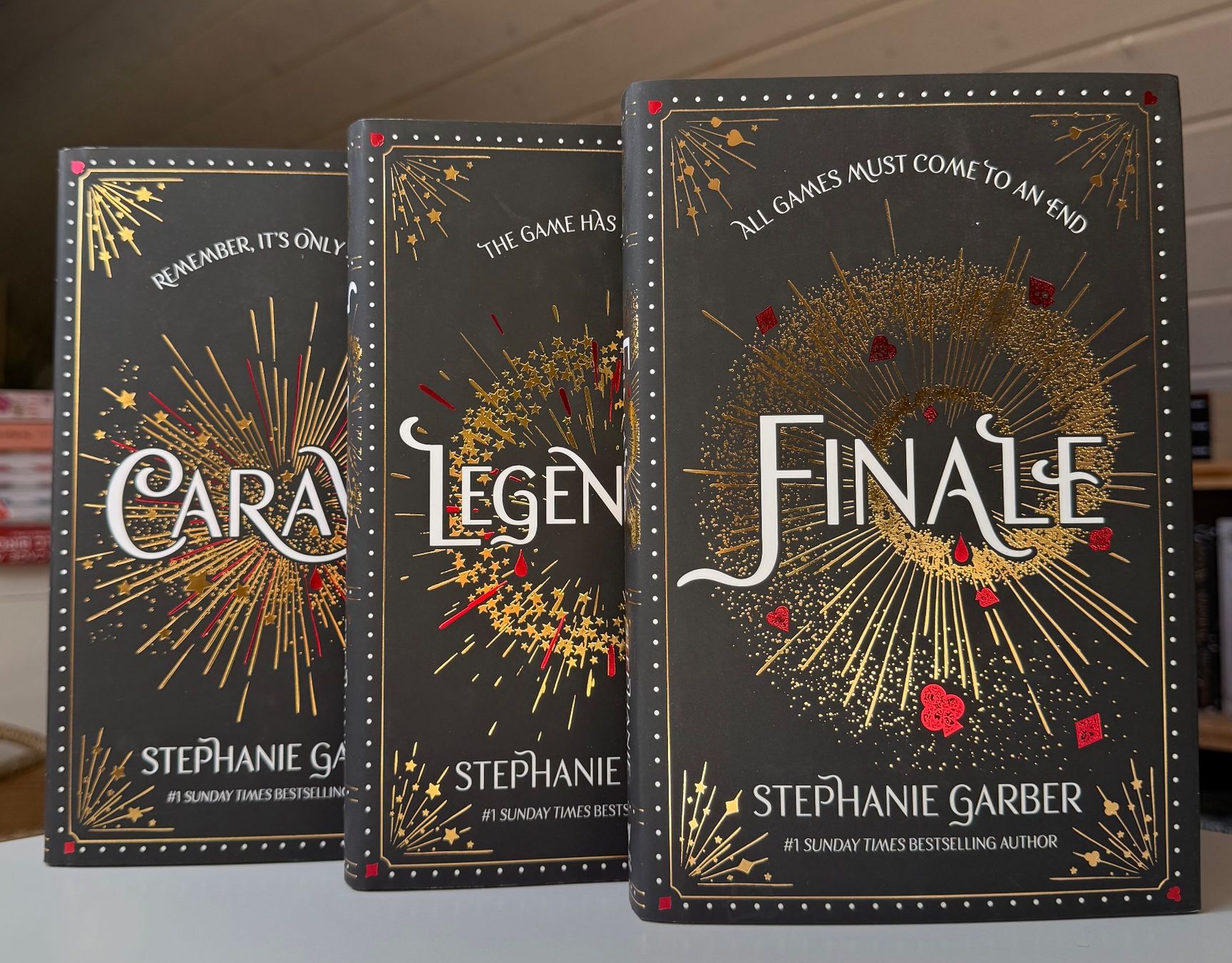 Libri: Caraval Reihe von Stephanie Garber – Nuovo (secondo la descrizione) da Eichberg venduto da Lolapop18 1