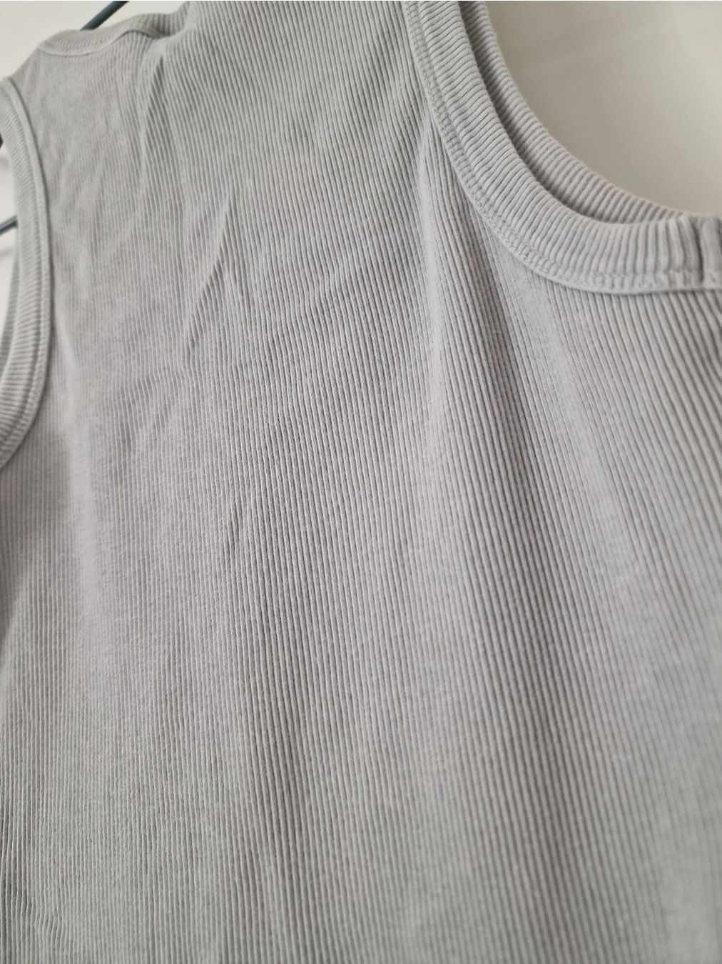 H&M Top: H&M Tank Top, Size S – Nuovo (secondo la descrizione) da Herrenschwanden venduto da dnv_z25w 3