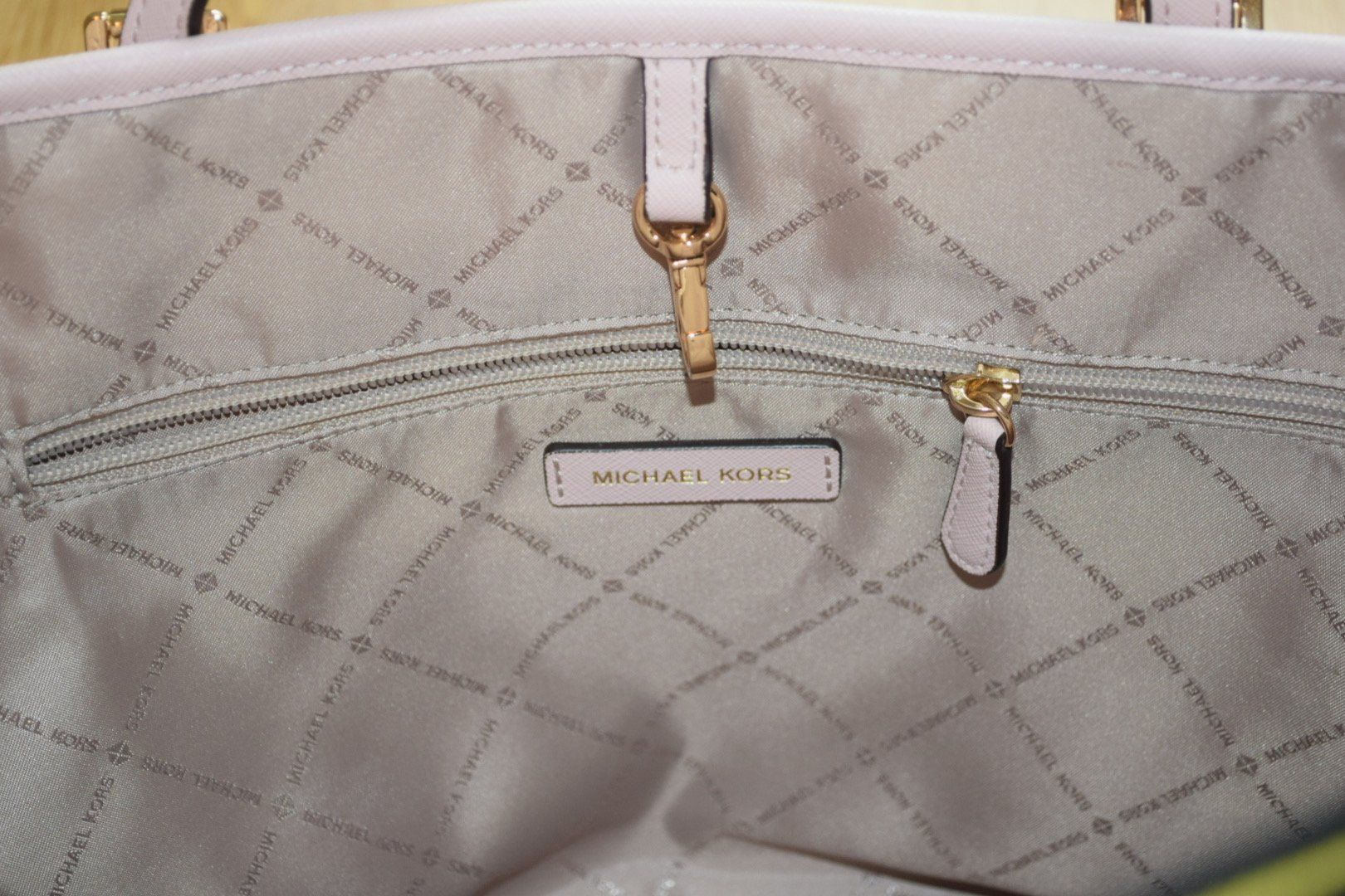 Michael Kors Borse da donna: Michael Kors Tasche Rosa/Weiss – Usato da St. Gallen venduto da Lena_T 5