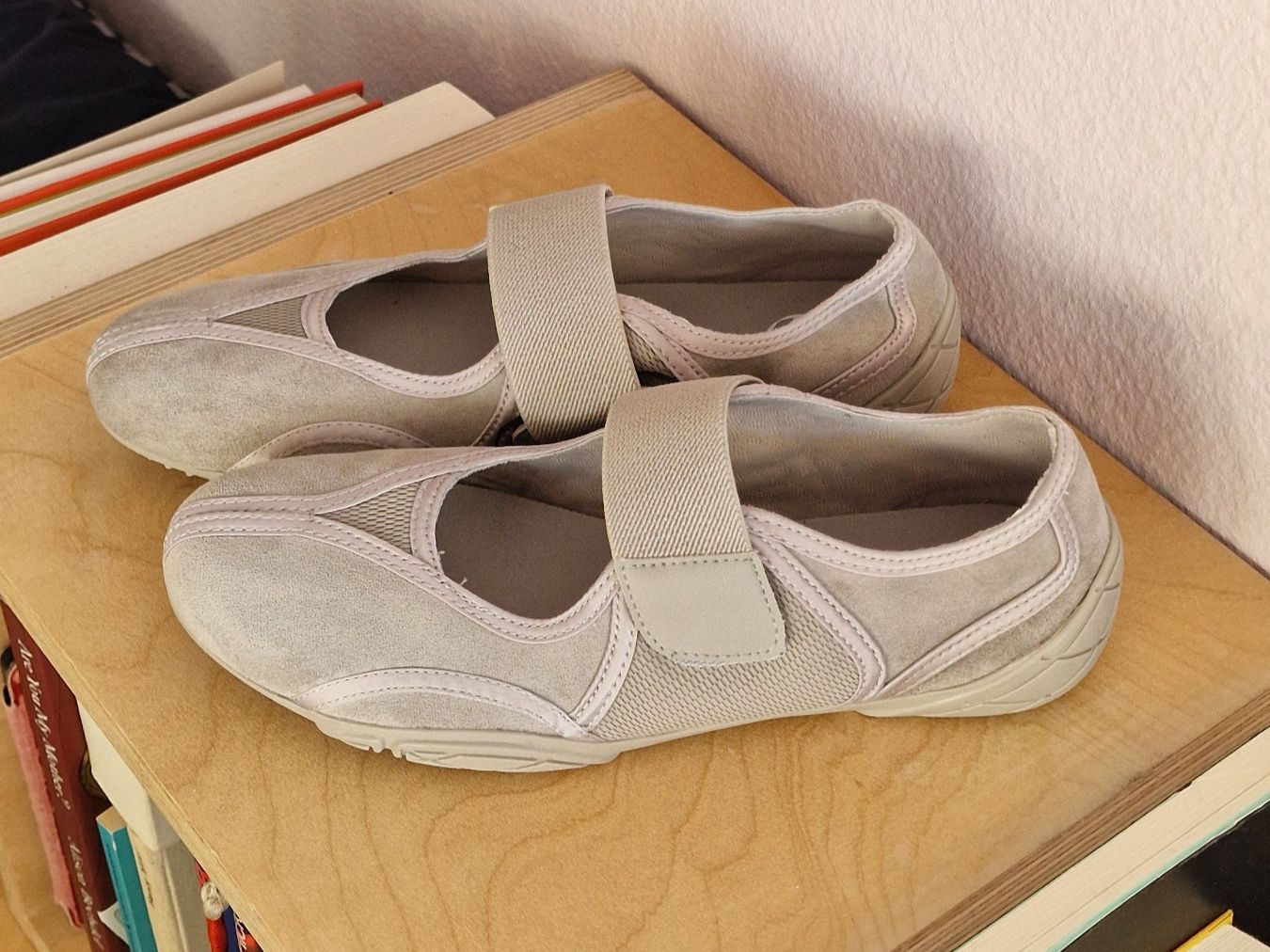Bershka Scarpe da uomo: Sportliche Ballerinas hellgrau – Nuovo e nell'imballaggio originale da Zürich venduto da linamad 2