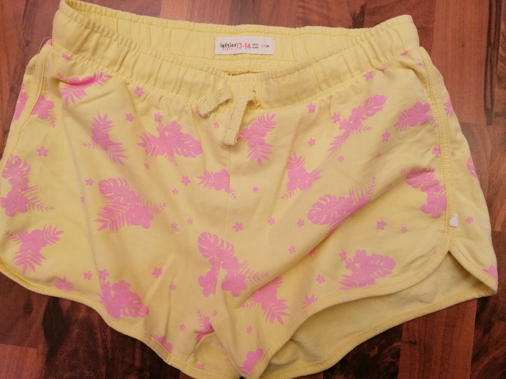 Lotti & Set di vestiti: Mädchen Sport Kleiderpaket, Gr. 146/152 – Usato da Wahlen b. Laufen venduto da Aweiss 1