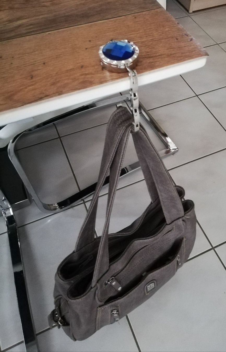 Supporti a parete: Taschenhalter – Nuovo e nell'imballaggio originale da Buttwil venduto da jrisengel 1