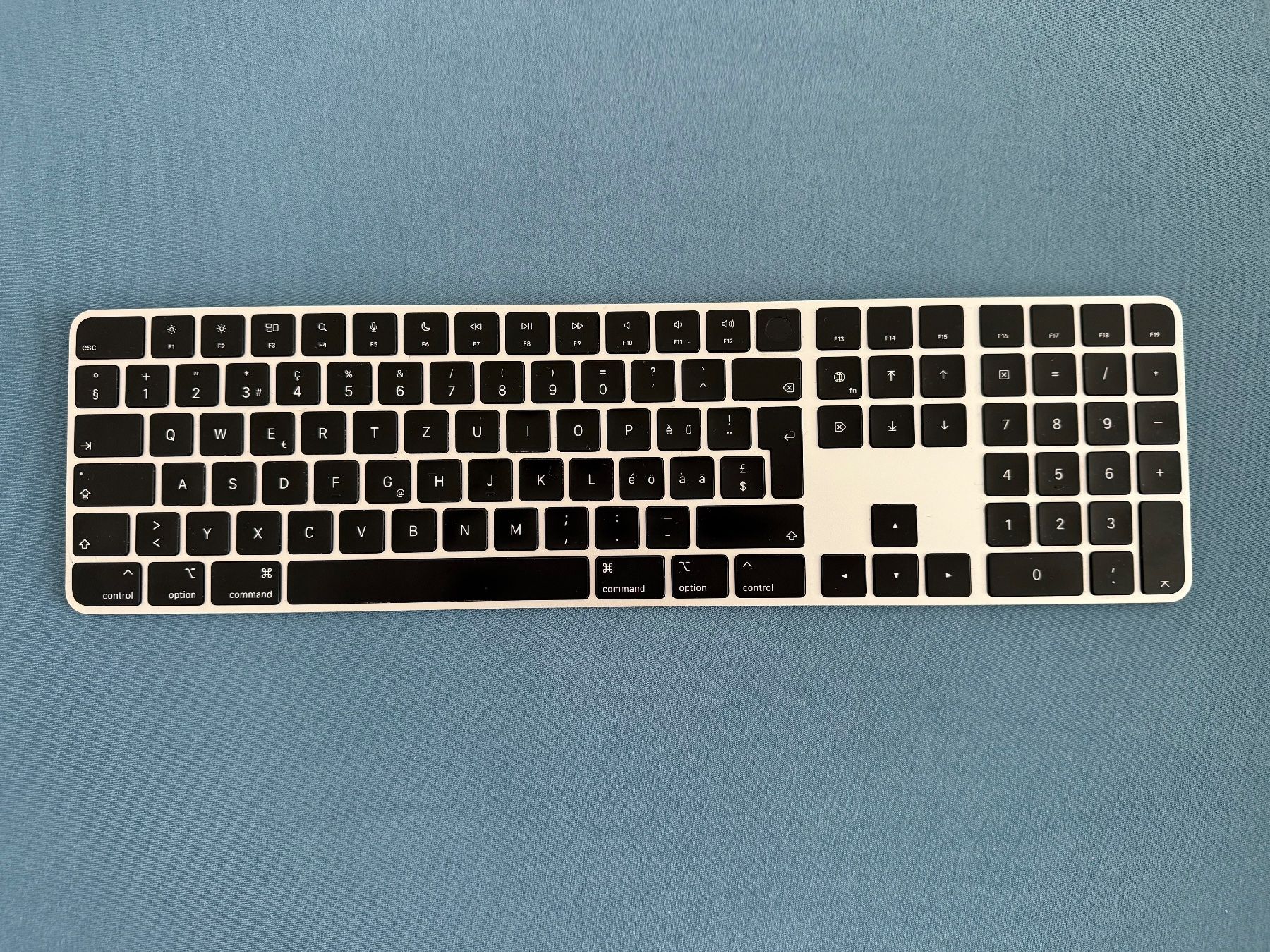 Apple Tastaturen: Apple Magic Keyboard mit Touch ID und Ziffernblock – Gebraucht aus Kloten von Nad81