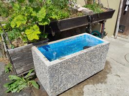 Brunnentrog aus Waschbeton