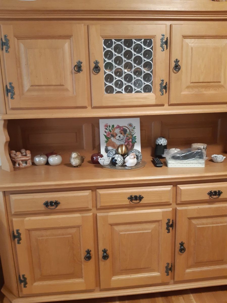Credenze: Buffetschrank aus Massivholz – Usato da Thörigen venduto da a.xlis