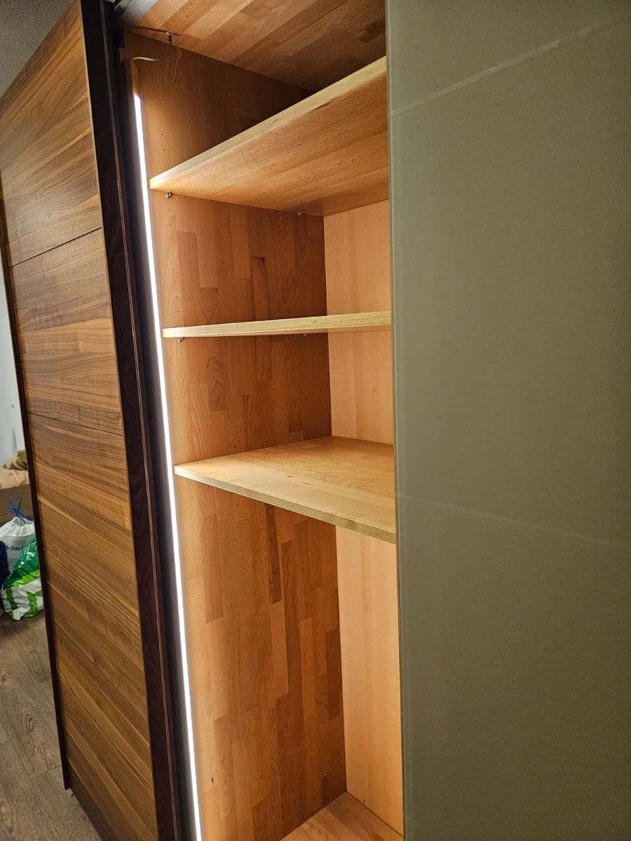 Armadi: Kleiderschrank  – Usato da Dietikon venduto da moradi24 3