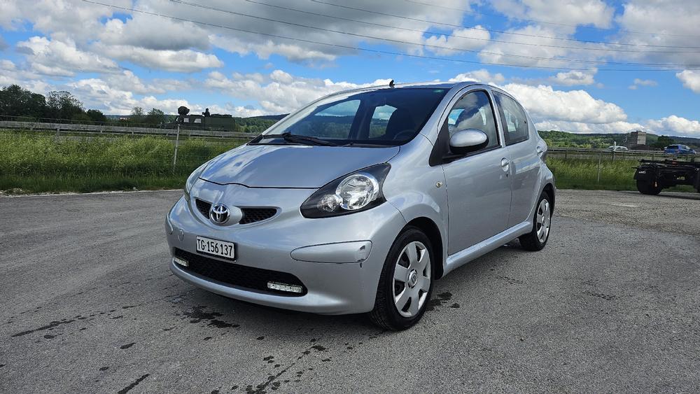 Toyota aygo frisch ab MFK