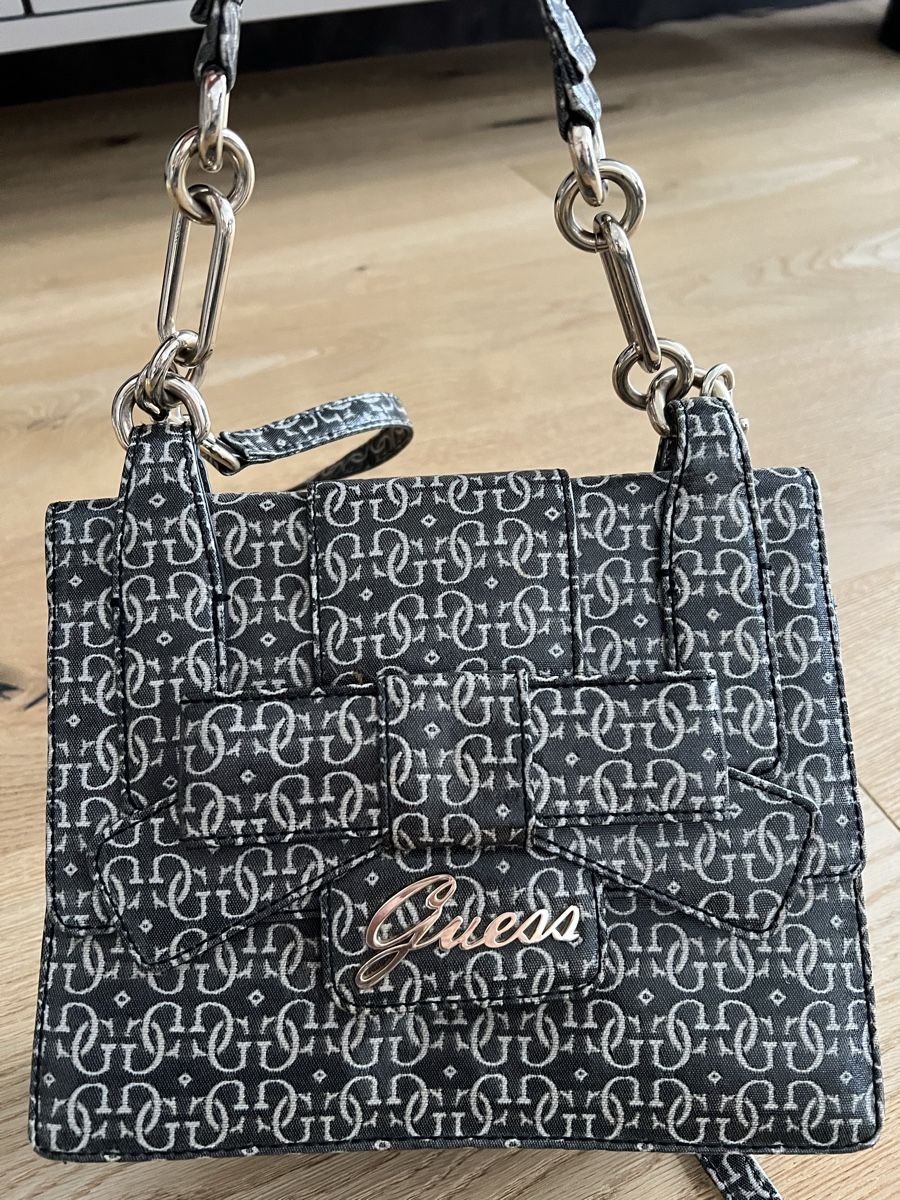 Guess Borse da donna: Handtasche Guess Logo Muster neuwertig – Usato da Herbligen venduto da nic_q8yn 2