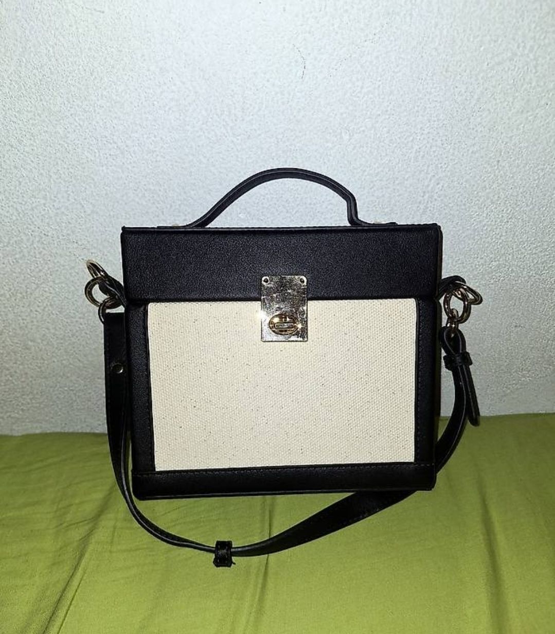 Borse da donna: Borsa stile Box Bag – Usato da Vezia venduto da MelRush