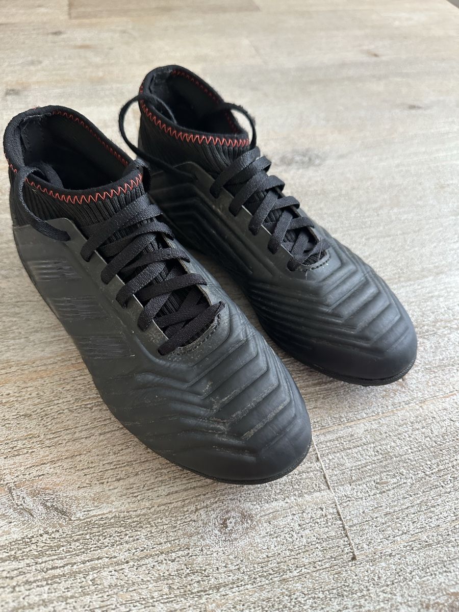 Adidas Scarpe per ragazzi: Fussballschuhe Tausendfüssler Gr. 35 – Usato da Bassersdorf venduto da Tscheni3