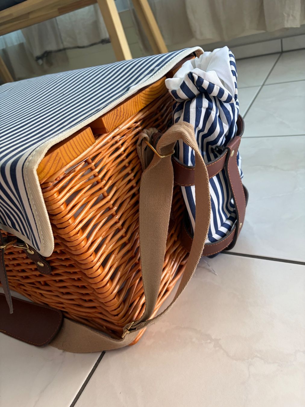 Autres articles pour la maison: Picknickkorb New – Neuf avec emballage d'origine à Hergiswil NW par irinagraf 2