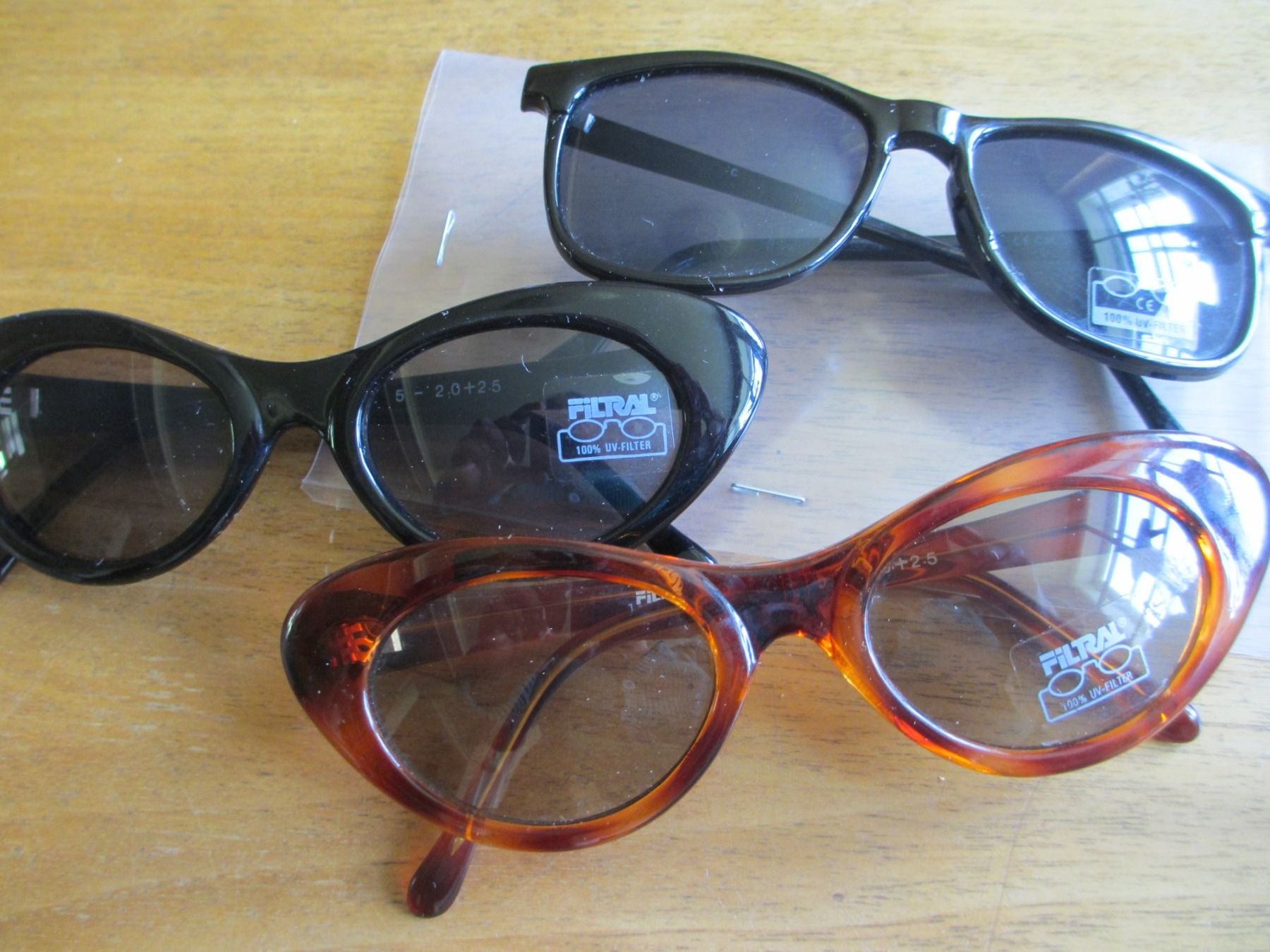 Occhiali & Lenti: Konvolut Sonnenbrille – Nuovo (secondo la descrizione) da Herisau venduto da fan_h9qj