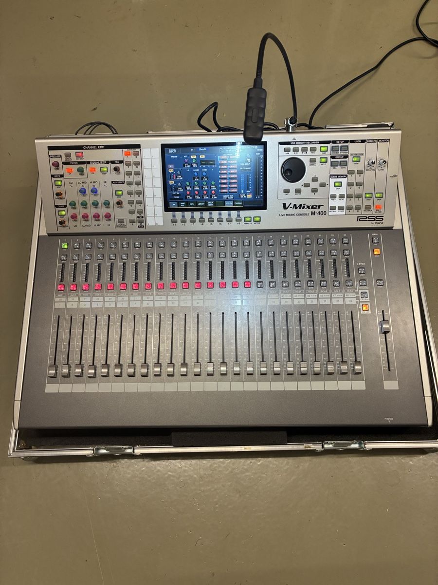 Roland Console di mixaggio: Mischpult Roland M400 – Usato da Rotkreuz venduto da Dreinle