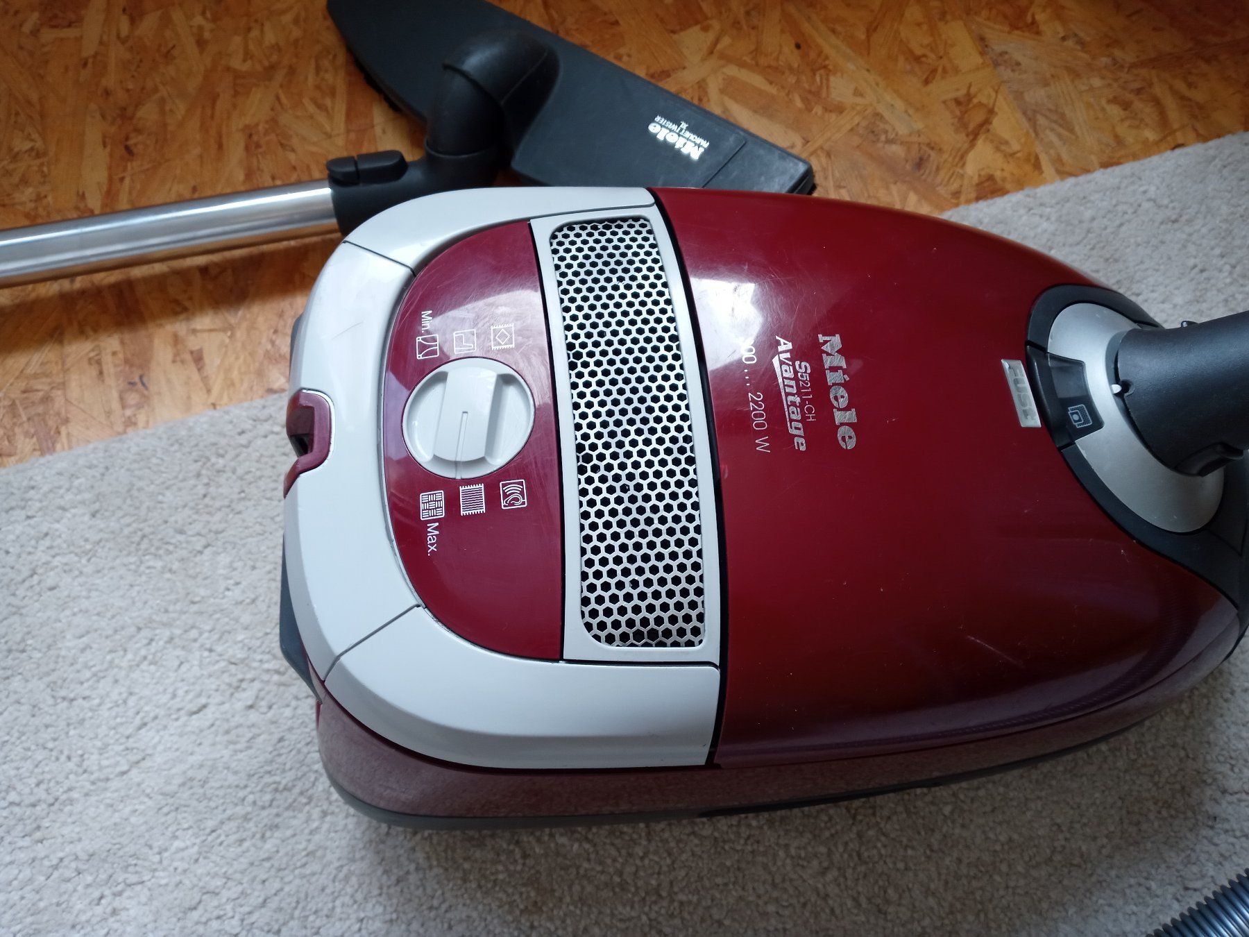 Miele Aspirapolveri & Accessori: Staubsauger Miele S5211-ch   2200w – Usato da Prez-vers-Siviriez venduto da Monija70 1