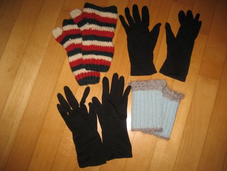 Winterpaket: 3 Paar Handschuhe, 1 Paar Pulswärmer