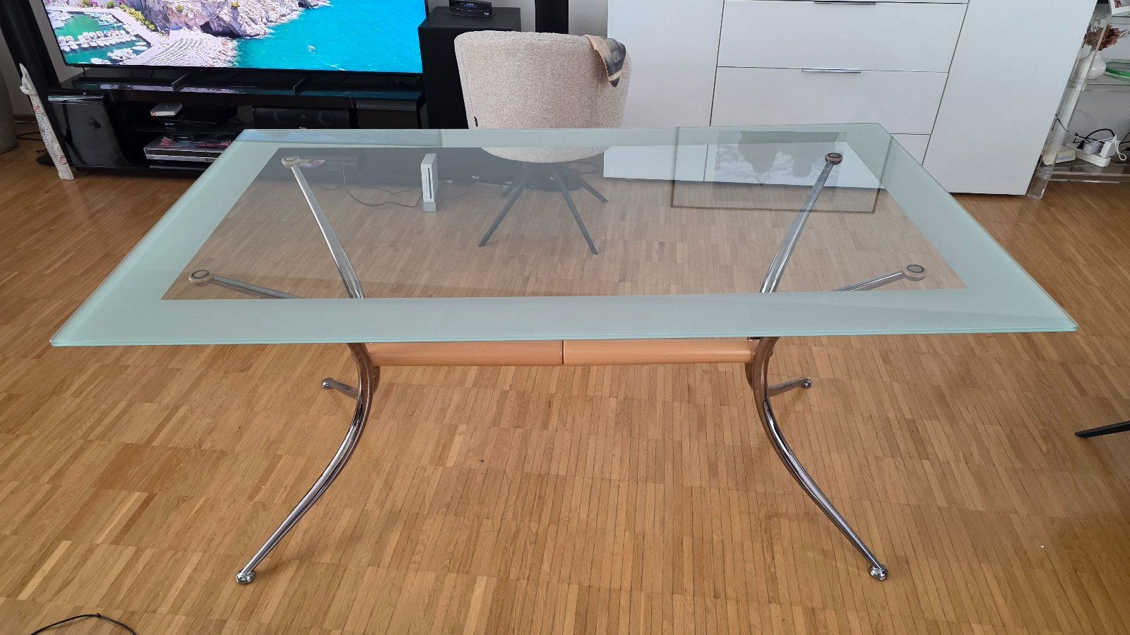 Tischset: Eleganter Glastisch mit 4 Stühlen – Gebraucht aus Chur von rogermathis 3