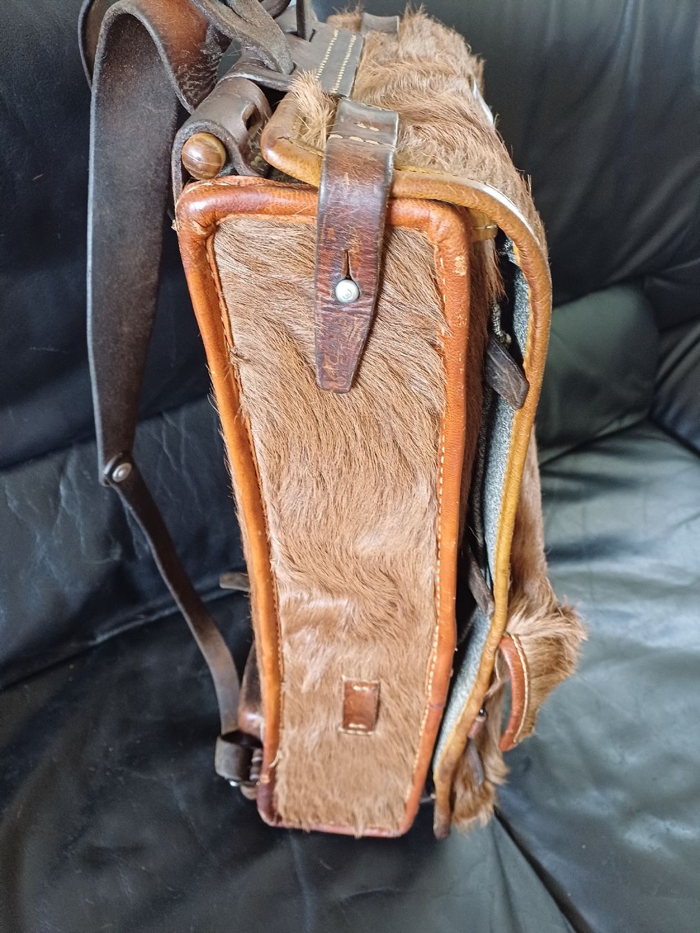 Schweizer Armee Rucksäcke: Vintage Rucksack mit Kuhfell von 1945 – Gebraucht aus Ebersecken von Napf08 2
