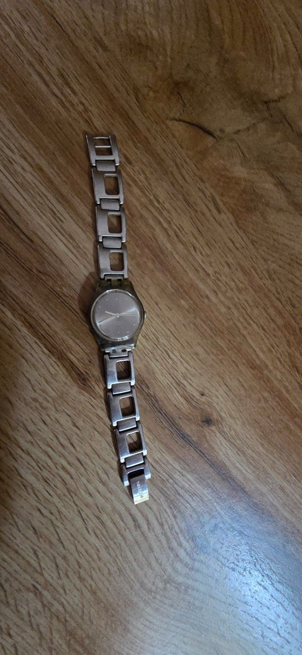Swatch Uhren: Montre  " Swatch " – Gebraucht aus Moléson-s-Gruyères von inf_8z6n 1