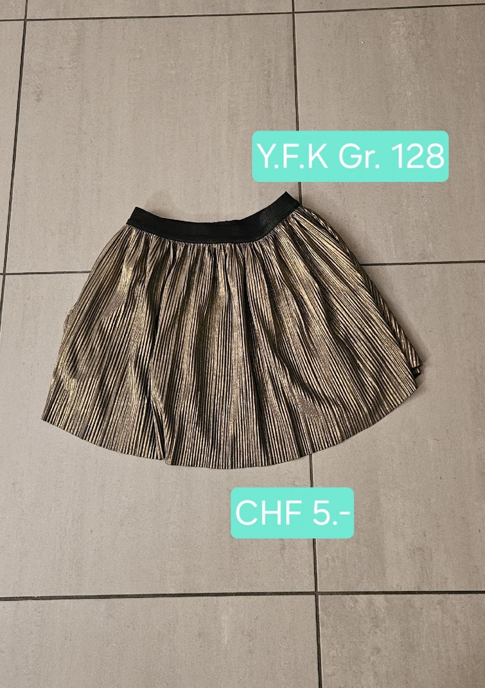 Vestiti & Gonne: Y.F.K. Rock, Goldig, Gr. 128 – Usato da Walchwil venduto da Sandy08