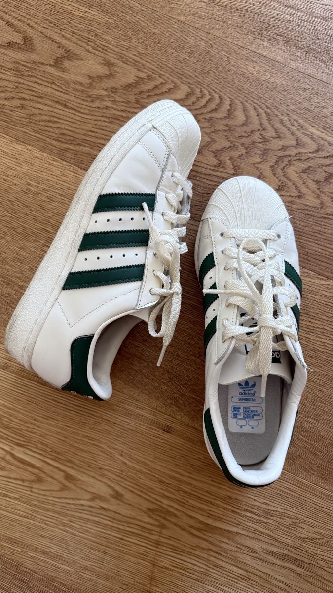 Adidas Scarpe da donna: Adidas Superstar White/Green Size 40 2/3 – Usato da Boswil venduto da hey.itsme