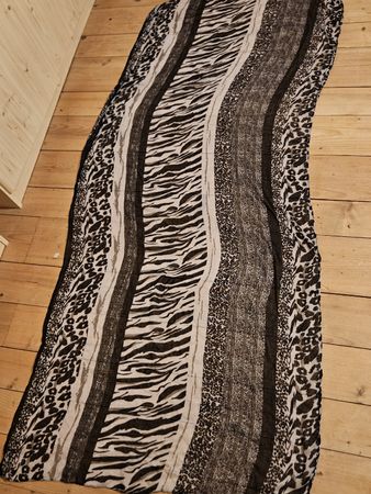 Écharpe tendance motifs animaliers