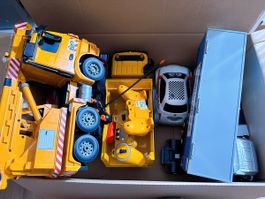 Grosses Spielzeug-Set: RC Fahrzeuge, Playmobil, Corgi…