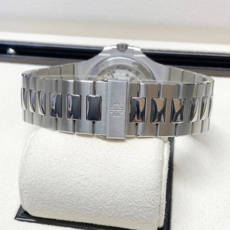 Patek Philippe Montres: Patek Philippe 5711/1A Nautilus – Neuf (Voir description) à Bülach par Buli_watches 4