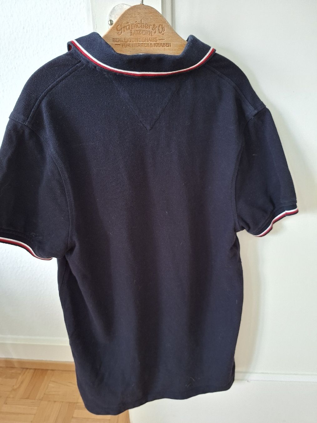 Tommy Hilfiger Polo-Shirts: Polo Tommy Hilfiger bleu marine taille s  – Gebraucht aus Renens VD von ser_j2fn 1