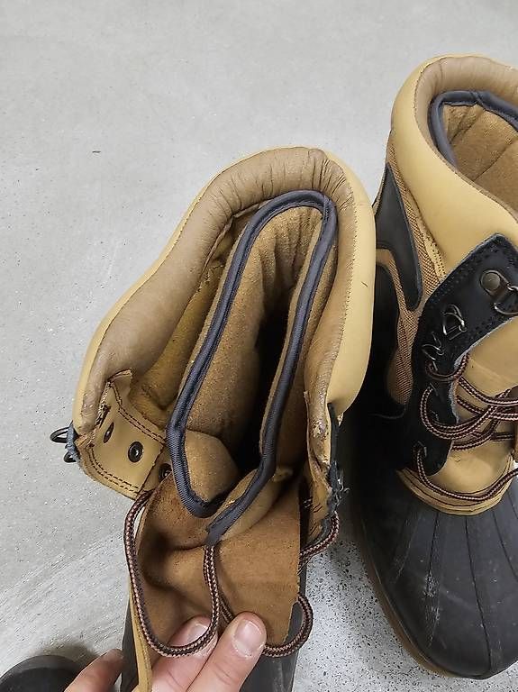 Scarpe da uomo: Scarponi imbottiti 44 – Usato da Giubiasco venduto da ton_vpl7 3
