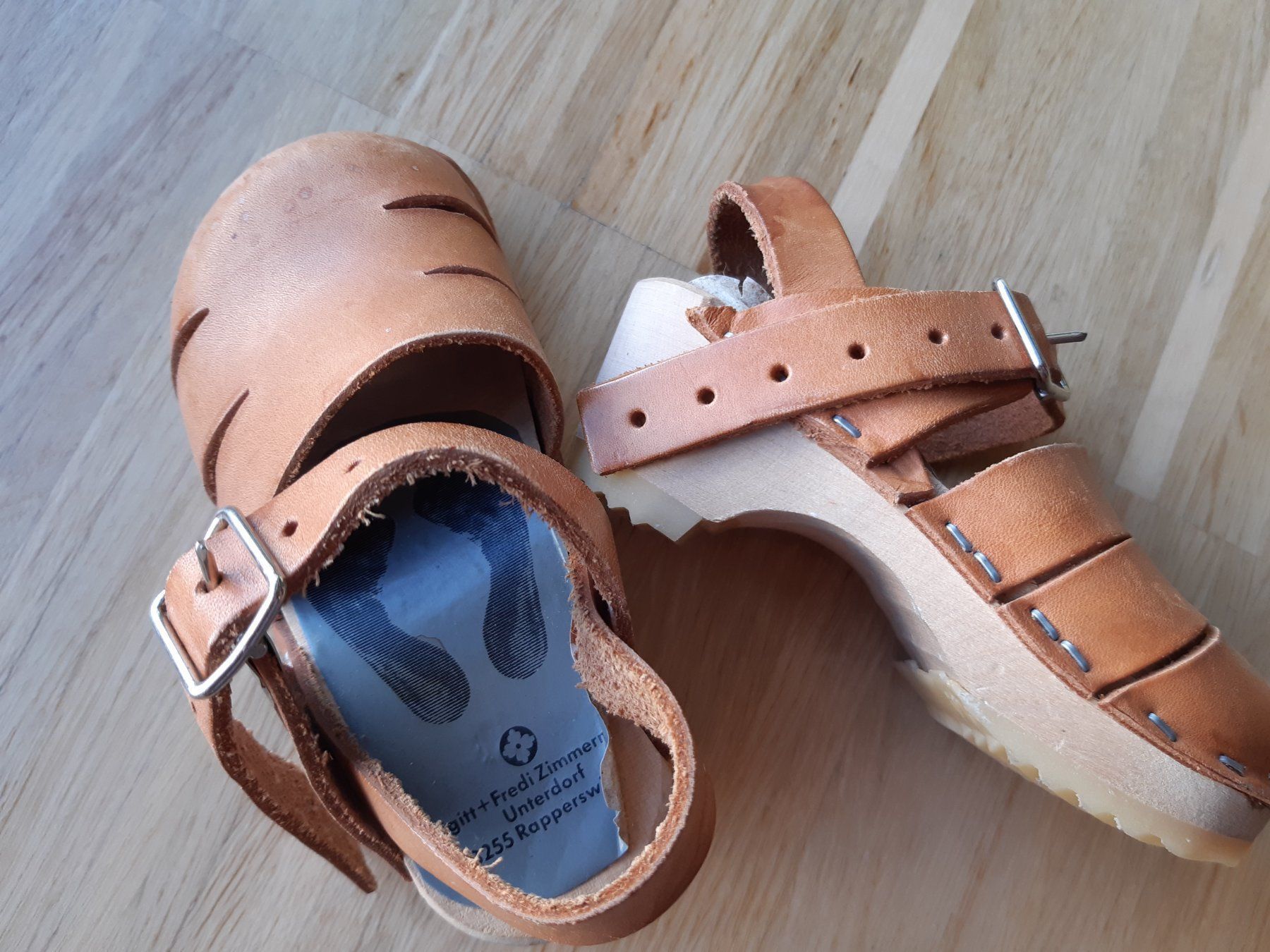 Scarpe per ragazzi: Leder Sandalen mit Holzsohle – Nuovo (secondo la descrizione) da Zürich venduto da tobiasscheid 2